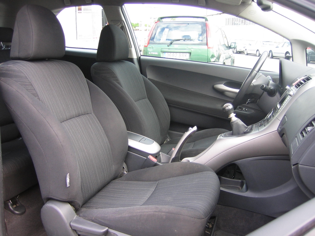 VISTA INTERIOR DERECHO TOYOTA AURIS 2.0 D4D 130CV
