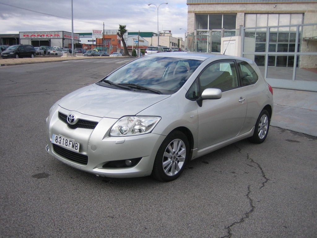VISTA DELANTERA IZQUIERDA TOYOTA AURIS 2.0 D4D 130CV