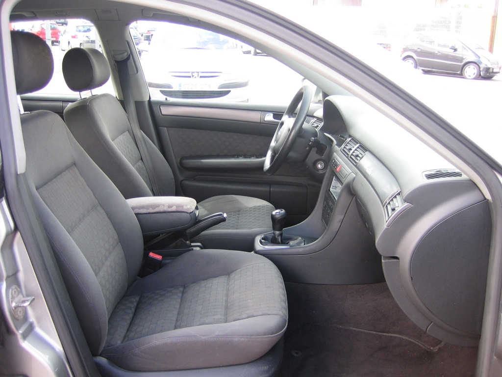 VISTA INTERIOR DERECHO AUDI A-6 2.5 TDI 150CV QUATTRO