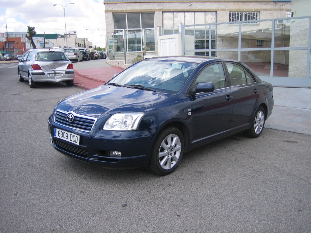 VISTA DELANTERA IZQUIERDA TOYOTA AVENSIS 2.0 D4D 115CV