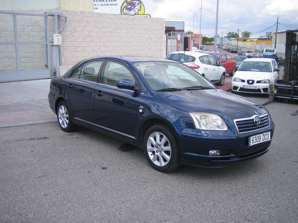 VISTA DELANTERA DERECHA TOYOTA AVENSIS 2.0 D4D 115CV