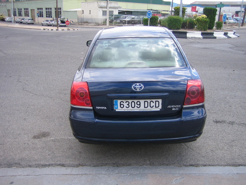 VISTA TRASERA TOYOTA AVENSIS 2.0 D4D 115CV