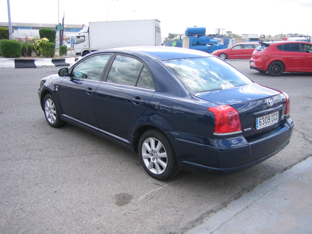VISTA TRASERA IZQUIERDA TOYOTA AVENSIS 2.0 D4D 115CV