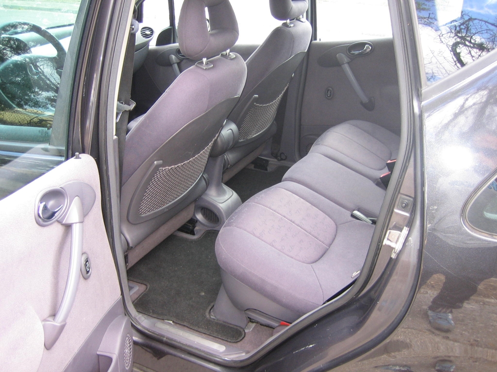VISTA INTERIOR TRASERO MERCEDES BENZ CLASE A 170 CDI 90CV