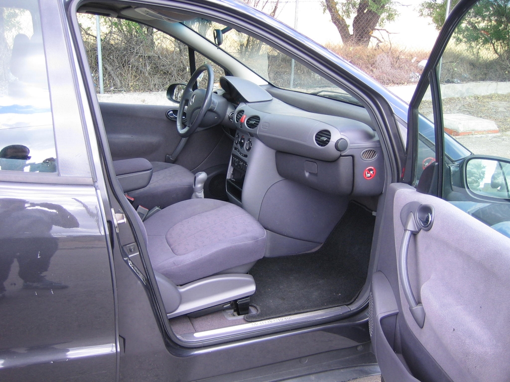VISTA INTERIOR DERECHO MERCEDES BENZ CLASE A 170 CDI 90CV