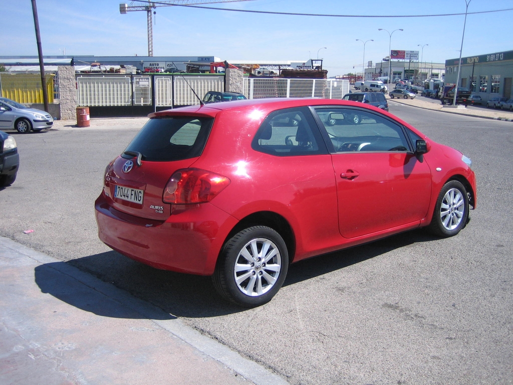 VISTA TRASERA DERECHA TOYOTA AURIS 2.0 D4D 125CV