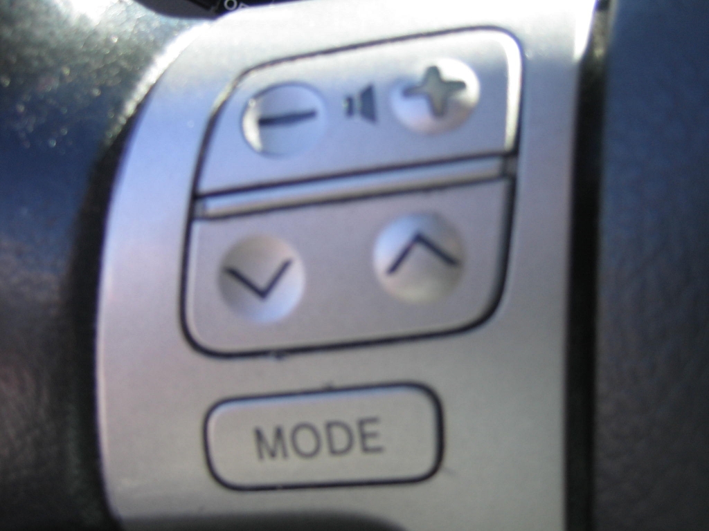 VISTA MANDOS AUDIO EN VOLANTE TOYOTA AURIS 2.0 D4D 125CV