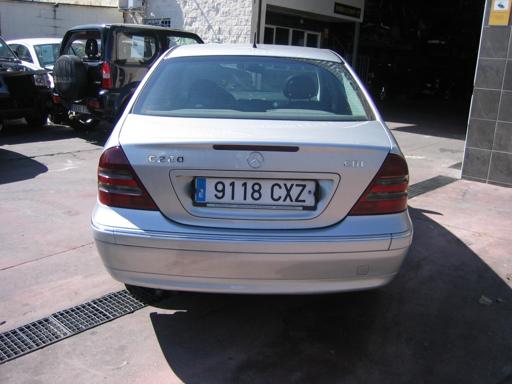 VISTA TRASERA MERCEDES BENZ C-220 CDI 143CV AUTOMATICO