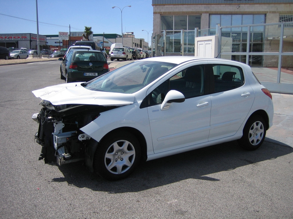 VISTA DELANTERA IZQUIERDA PEUGEOT 308 1.6 HDI 90CV