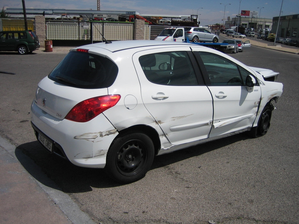 VISTA TRASERA DERECHA PEUGEOT 308 1.6 HDI 90CV