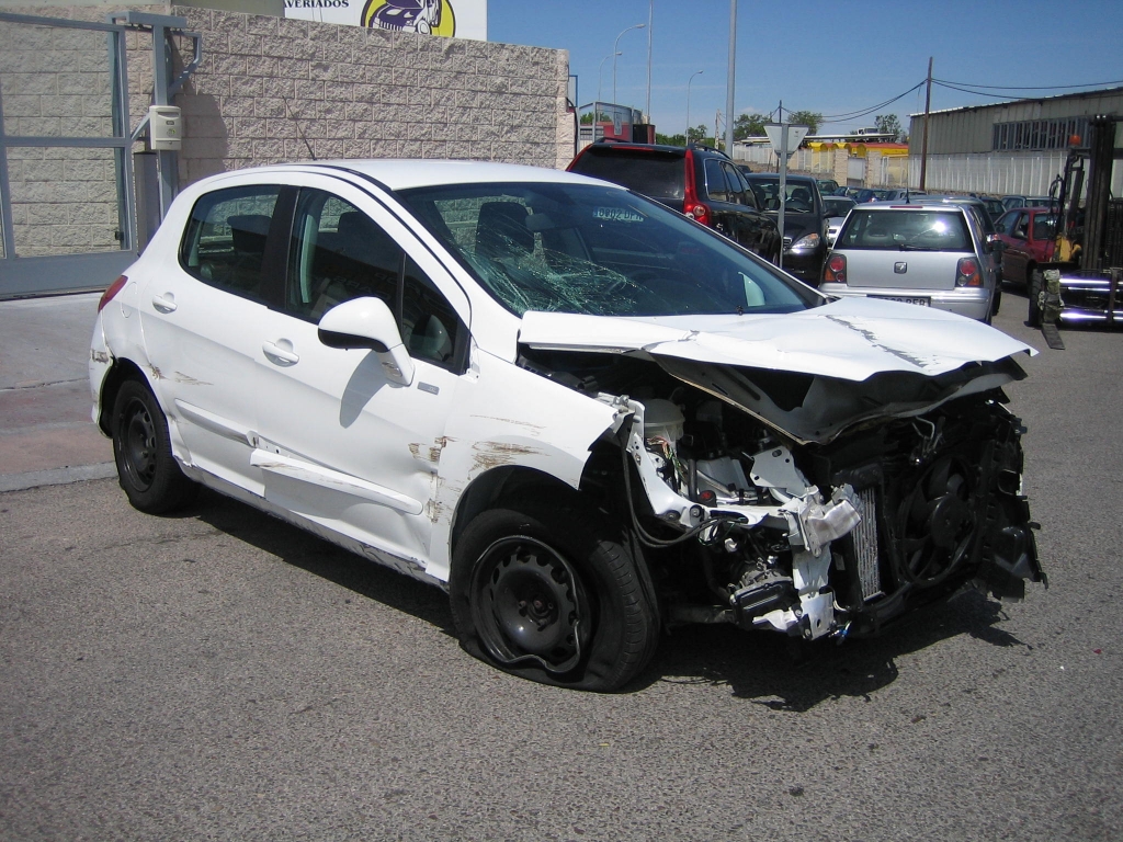 VISTA DELANTERA DERECHA PEUGEOT 308 1.6 HDI 90CV