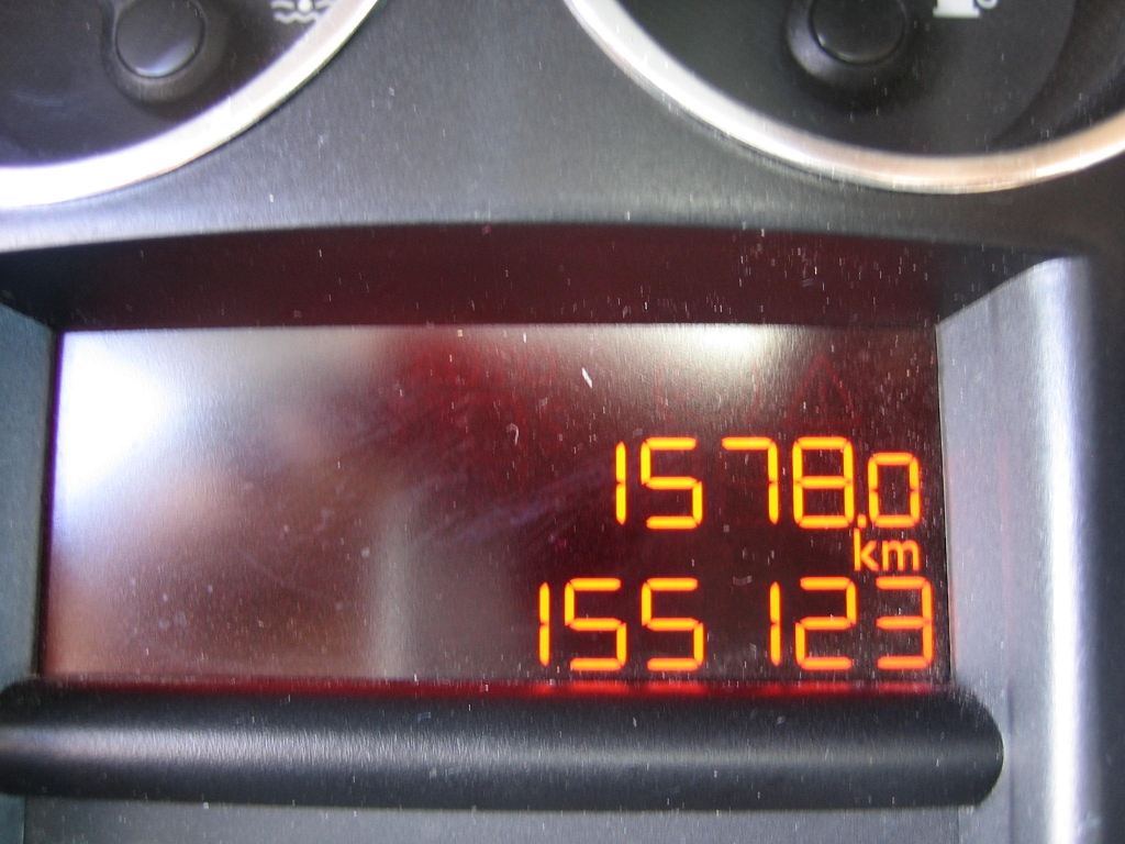 VISTA KM PEUGEOT 308 1.6 HDI 90CV