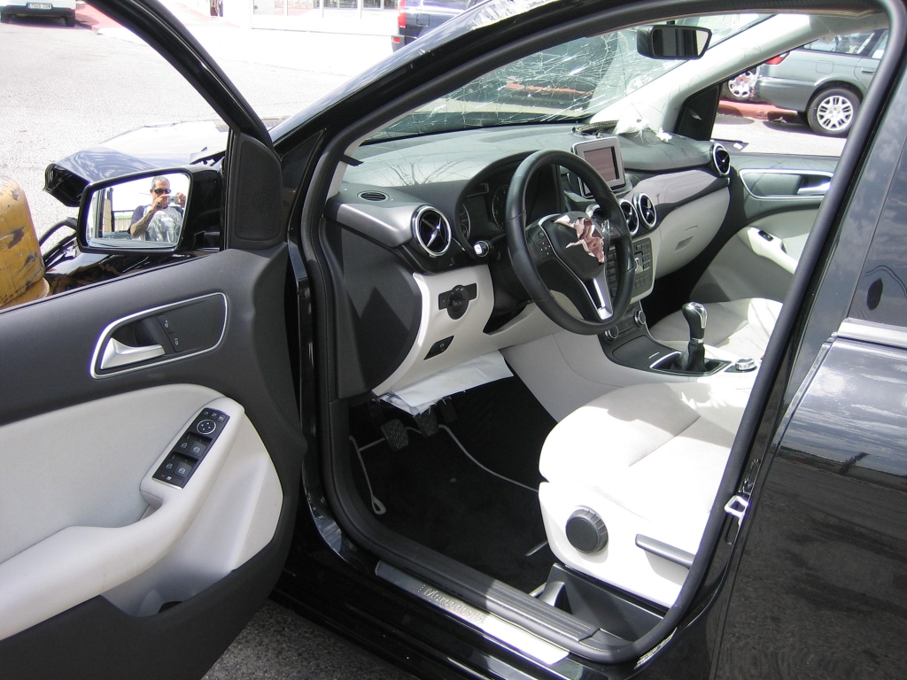 VISTA INTERIOR IZQUIERDO MERCEDES BENZ CLASE B 180 CDI 110CV