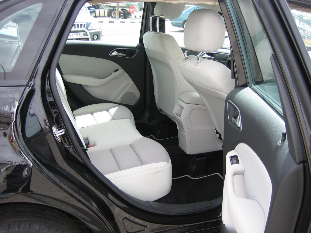 VISTA TRASERO 2 MERCEDES BENZ CLASE B 180 CDI 110CV