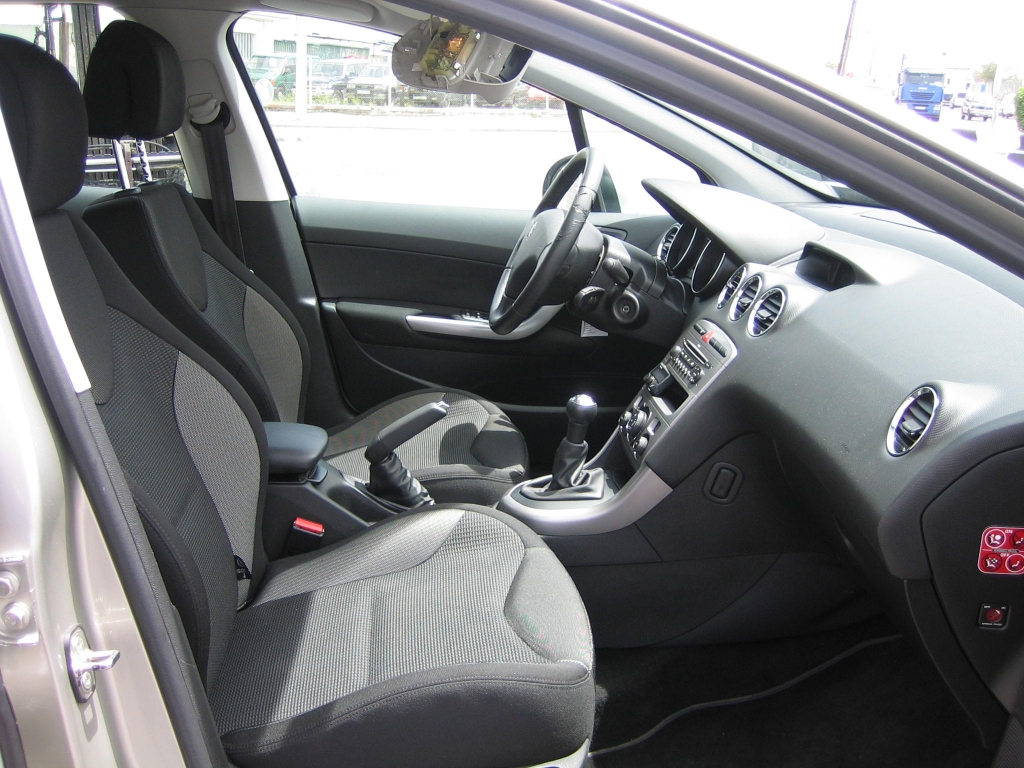 VISTA INTERIOR DERECHO PEUGEOT 308 SPORT 1.6 HDI 90CV