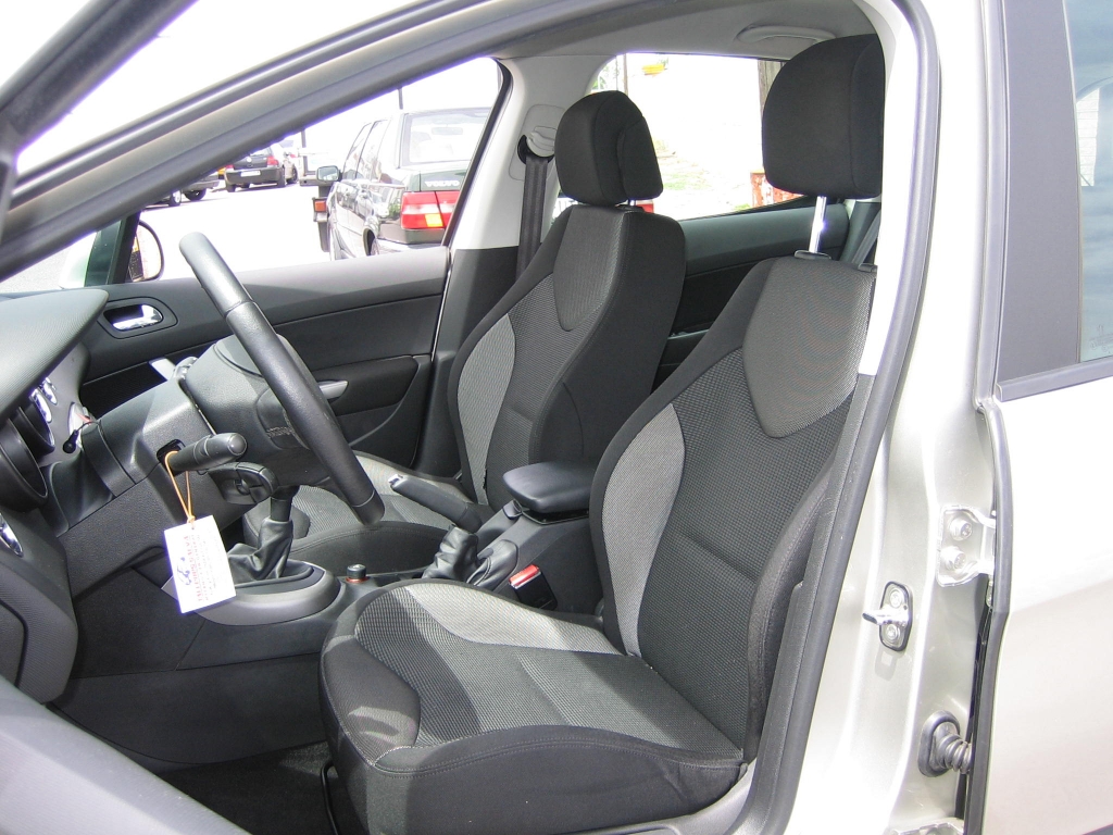 VISTA INTERIOR IZQUIERDO PEUGEOT 308 SPORT 1.6 HDI 90CV