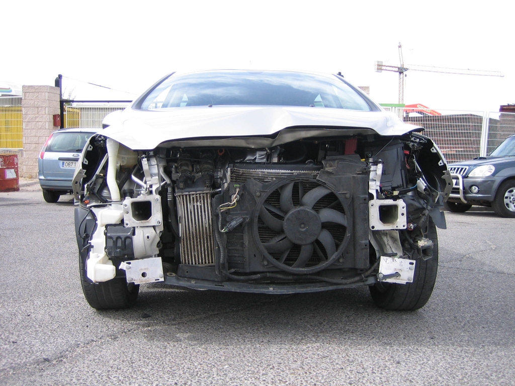 VISTA DELANTERA PEUGEOT 308 SPORT 1.6 HDI 90CV