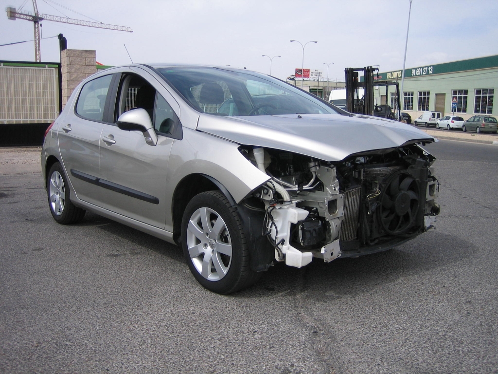 VISTA DELANTERA DERECHA PEUGEOT 308 SPORT 1.6 HDI 90CV