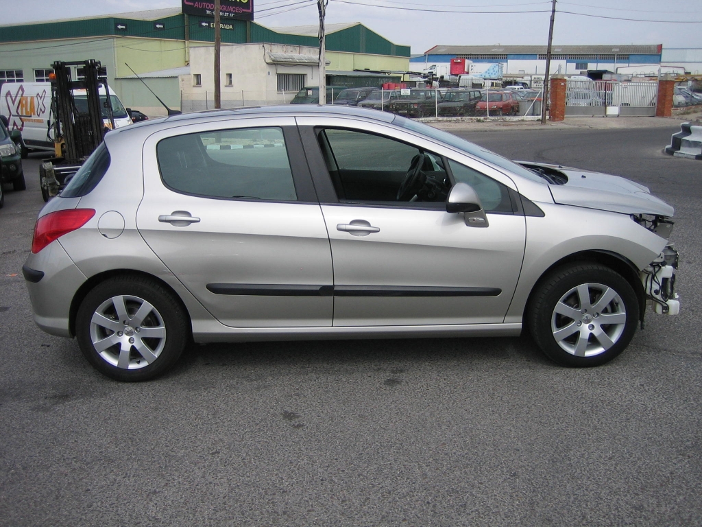 VISTA LATERAL DERECHO PEUGEOT 308 SPORT 1.6 HDI 90CV