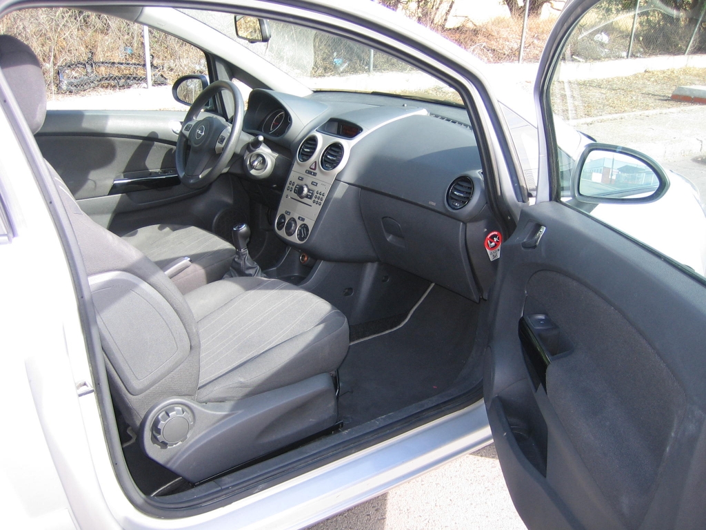 VISTA INTERIOR DERECHO OPEL CORSA  1.3 CDTI 90CV