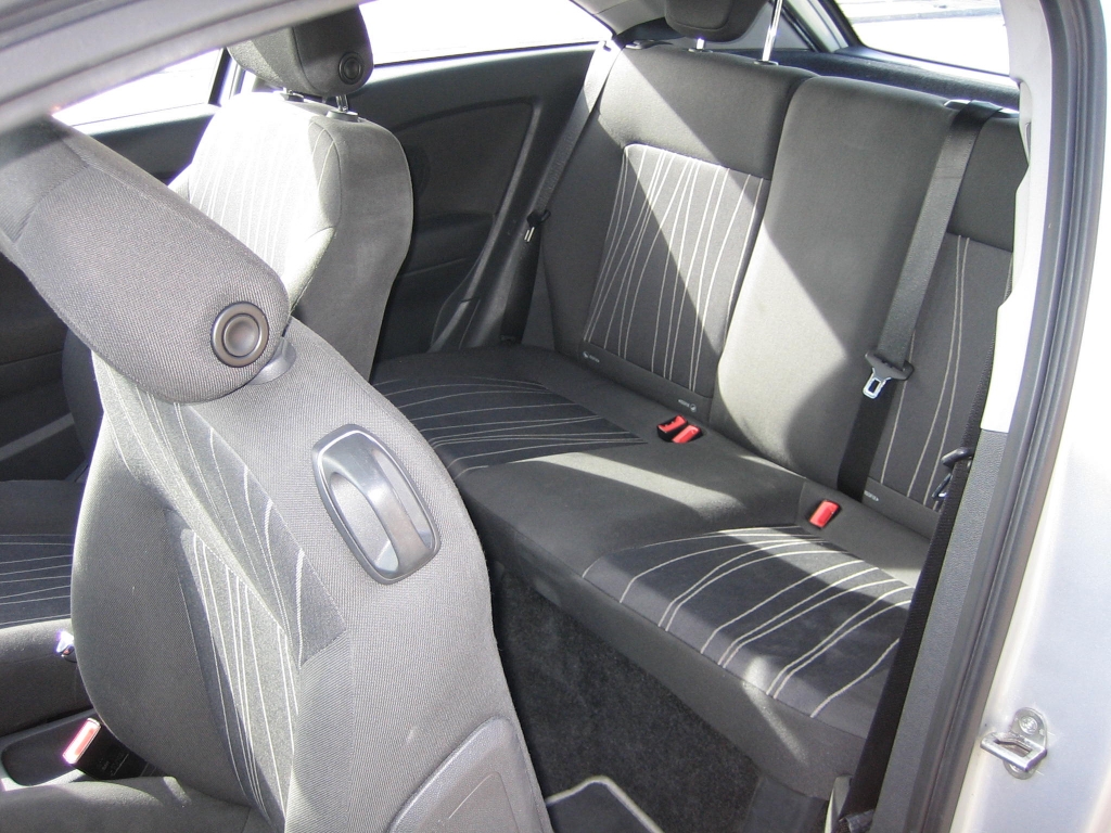 VISTA INTERIOR TRASERO 2 OPEL CORSA  1.3 CDTI 90CV