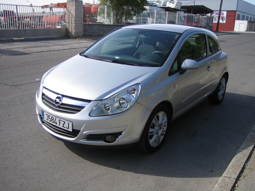 VISTA DELANTERA IZQUIERDA OPEL CORSA  1.3 CDTI 90CV