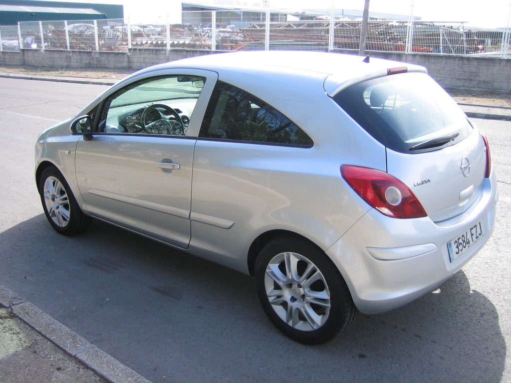 VISTA TRASERA IZQUIERDA OPEL CORSA  1.3 CDTI 90CV