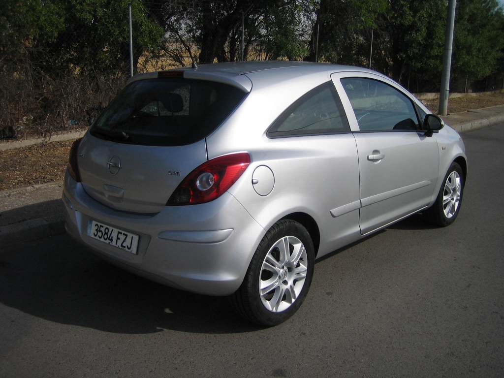 VISTA TRASERA DERECHA OPEL CORSA  1.3 CDTI 90CV