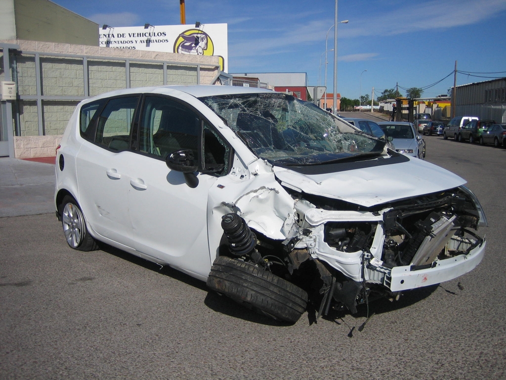 VISTA DELANTERA DERECHA OPEL MERIVA 1.4 I 120CV