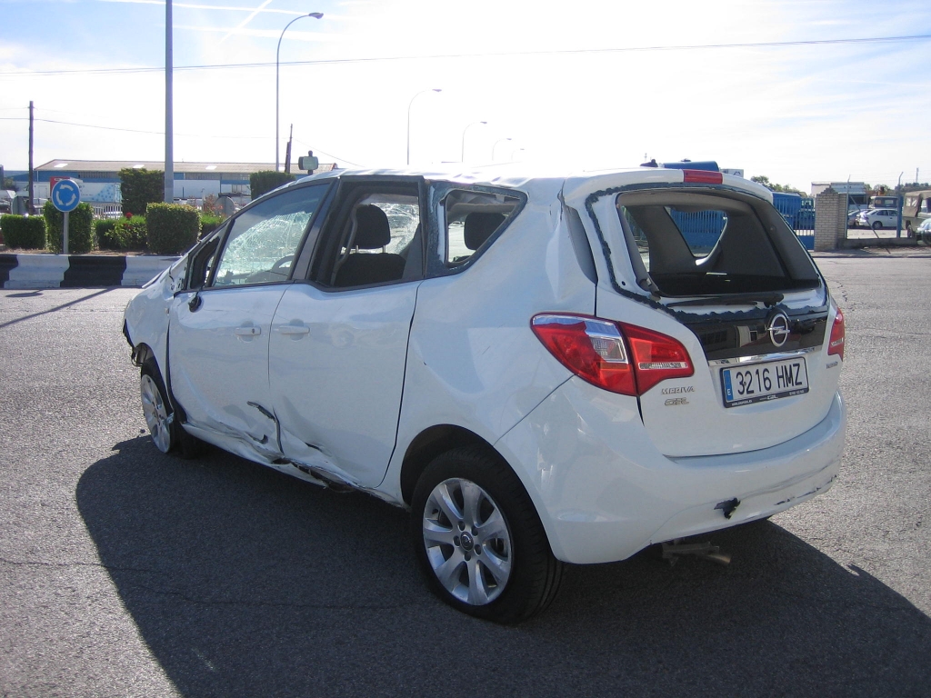 VISTA TRASERA IZQUIERDA OPEL MERIVA 1.4 I 120CV