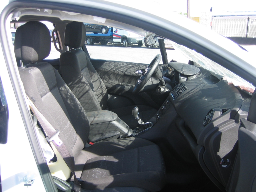 VISTA INTERIOR DERECHO OPEL MERIVA 1.4 I 120CV