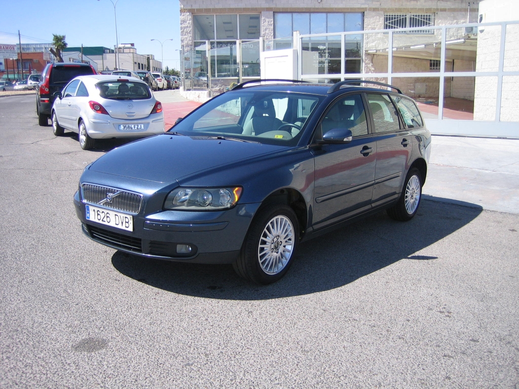 VISTA DELANTERA IZQUIERDA VOLVO V-50 2.0 D 136CV