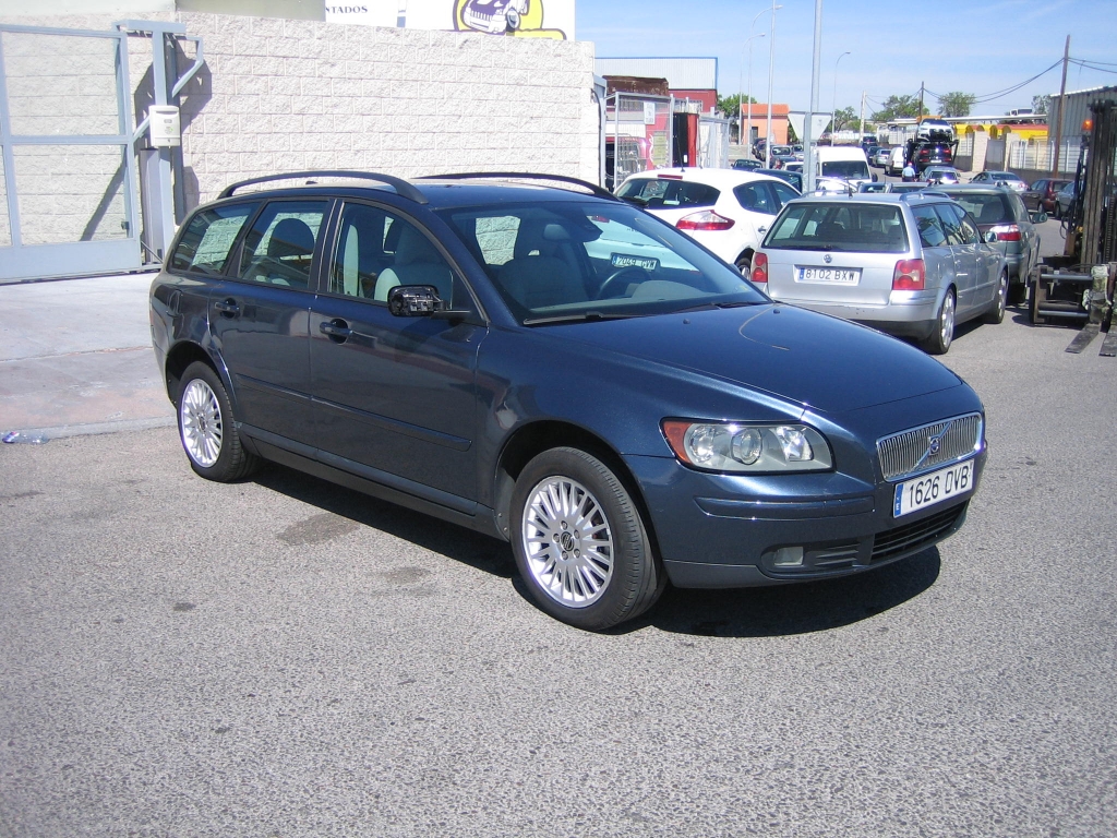 VISTA DELANTERA DERECHA VOLVO V-50 2.0 D 136CV