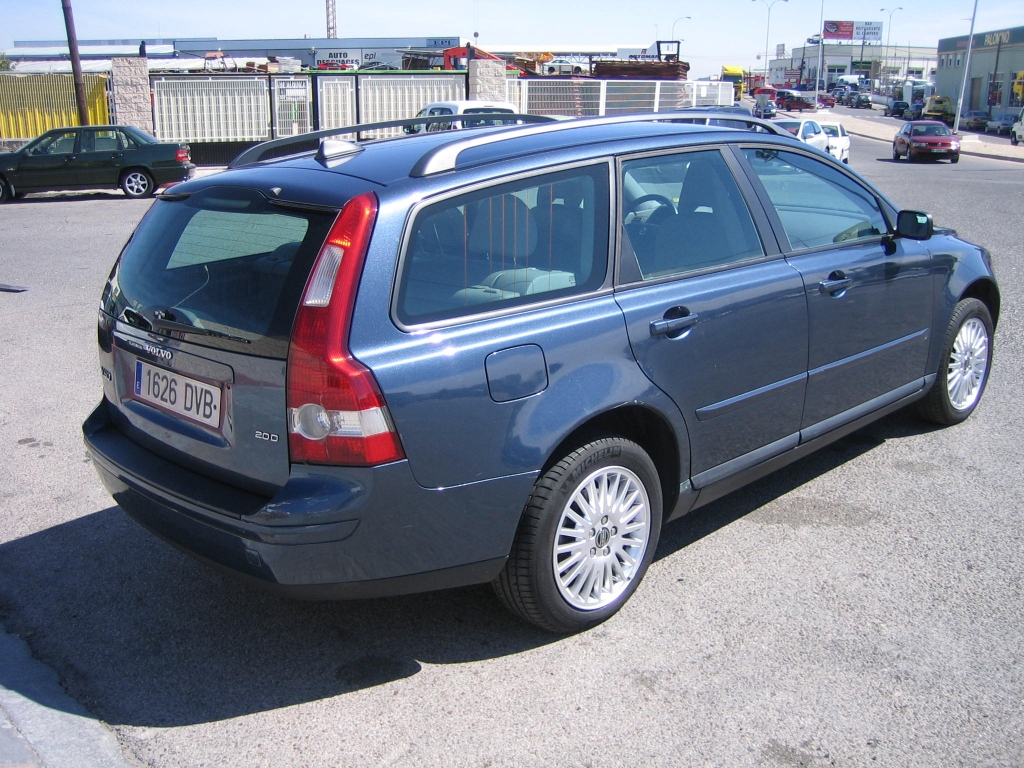 VISTA TRASERA DERECHA VOLVO V-50 2.0 D 136CV