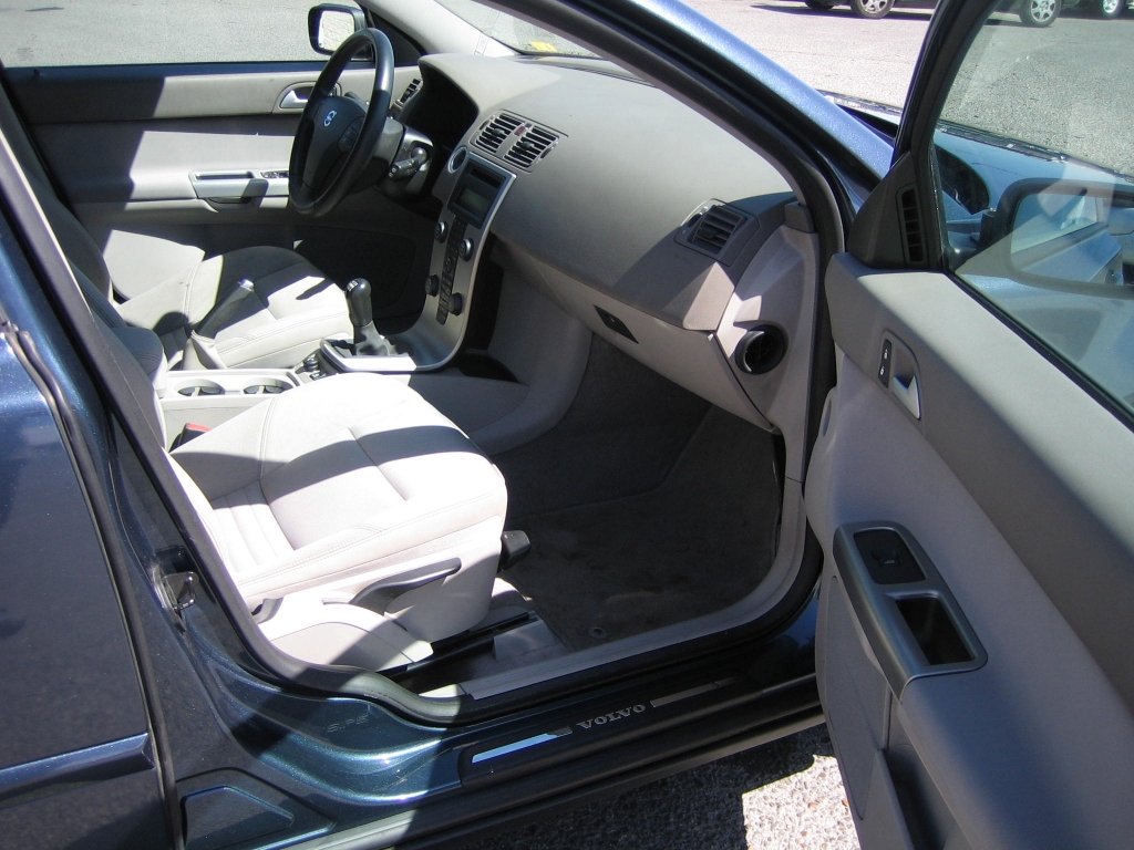 VISTA INTERIOR DERECHO VOLVO V-50 2.0 D 136CV