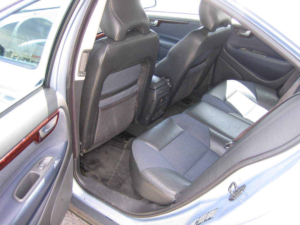 VISTA INTERIOR TRASERO VOLVO S-60 2.4 D 163CV
