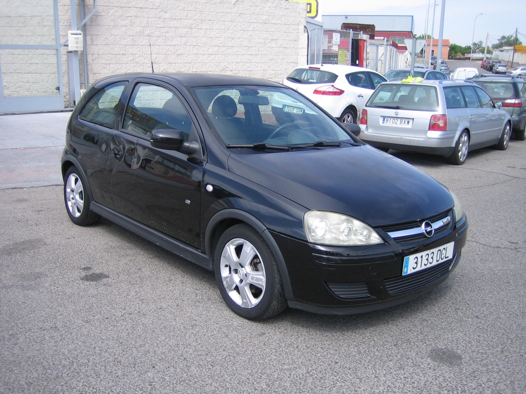 VISTA DELANTERA DERECHA OPEL CORSA 1.3 CDTI 70CV