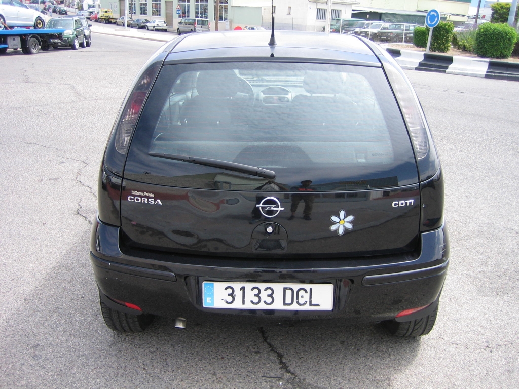 VISTA TRASERA OPEL CORSA 1.3 CDTI 70CV