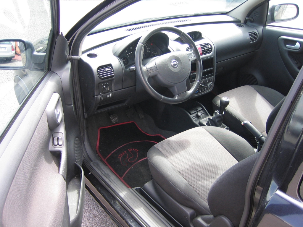 VISTA INTERIOR IZQUIERDO OPEL CORSA 1.3 CDTI 70CV