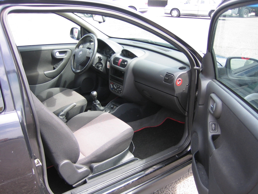 VISTA INTERIOR DERECHO OPEL CORSA 1.3 CDTI 70CV