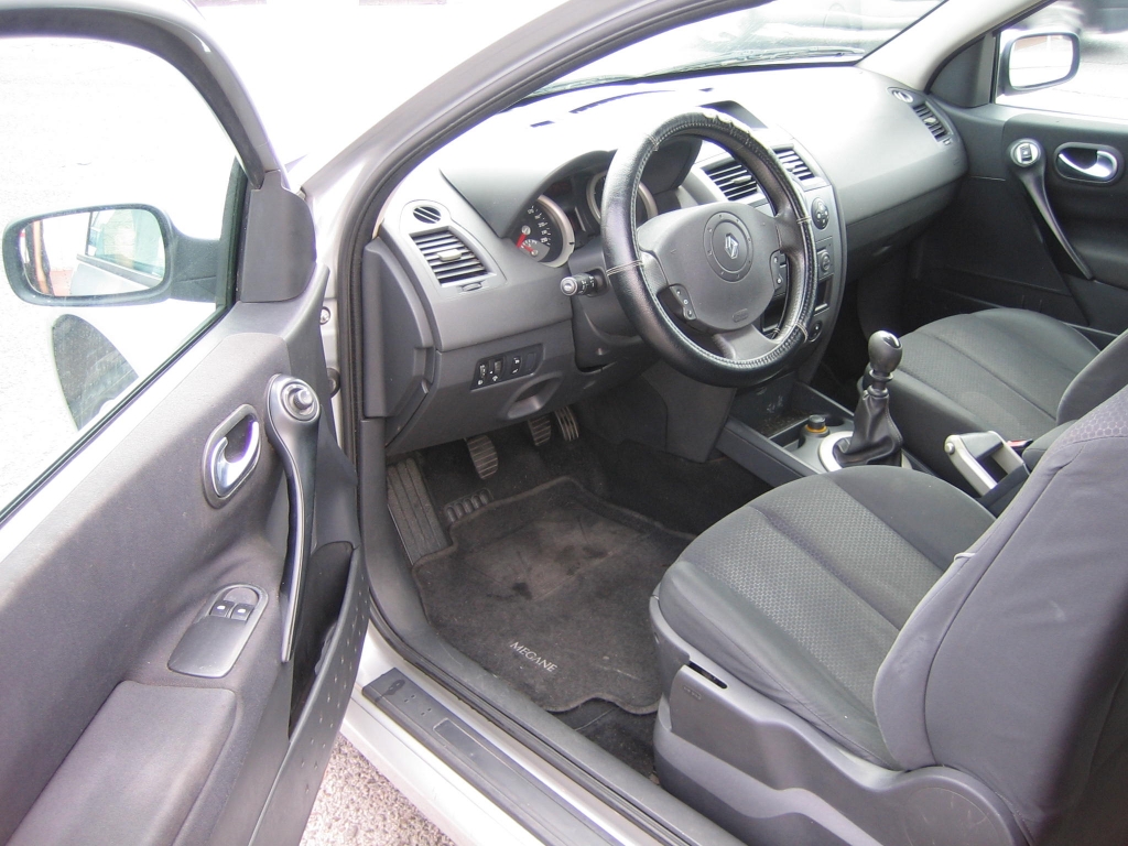 VISTA INTERIOR IZQUIERDO RENAULT MEGANE 1.9 DCI 120CV