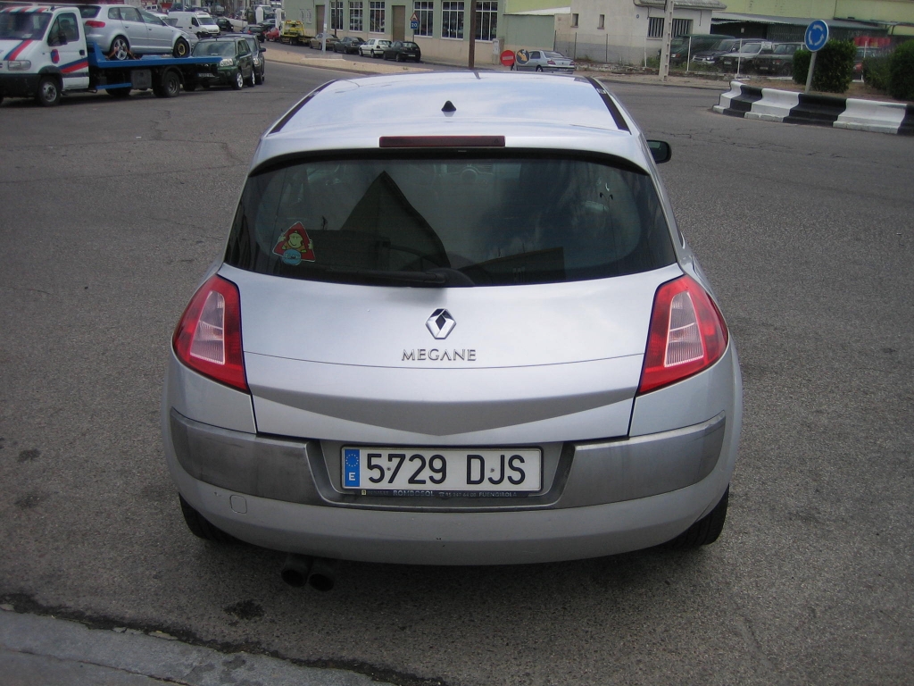 VISTA TRASERA RENAULT MEGANE 1.9 DCI 120CV