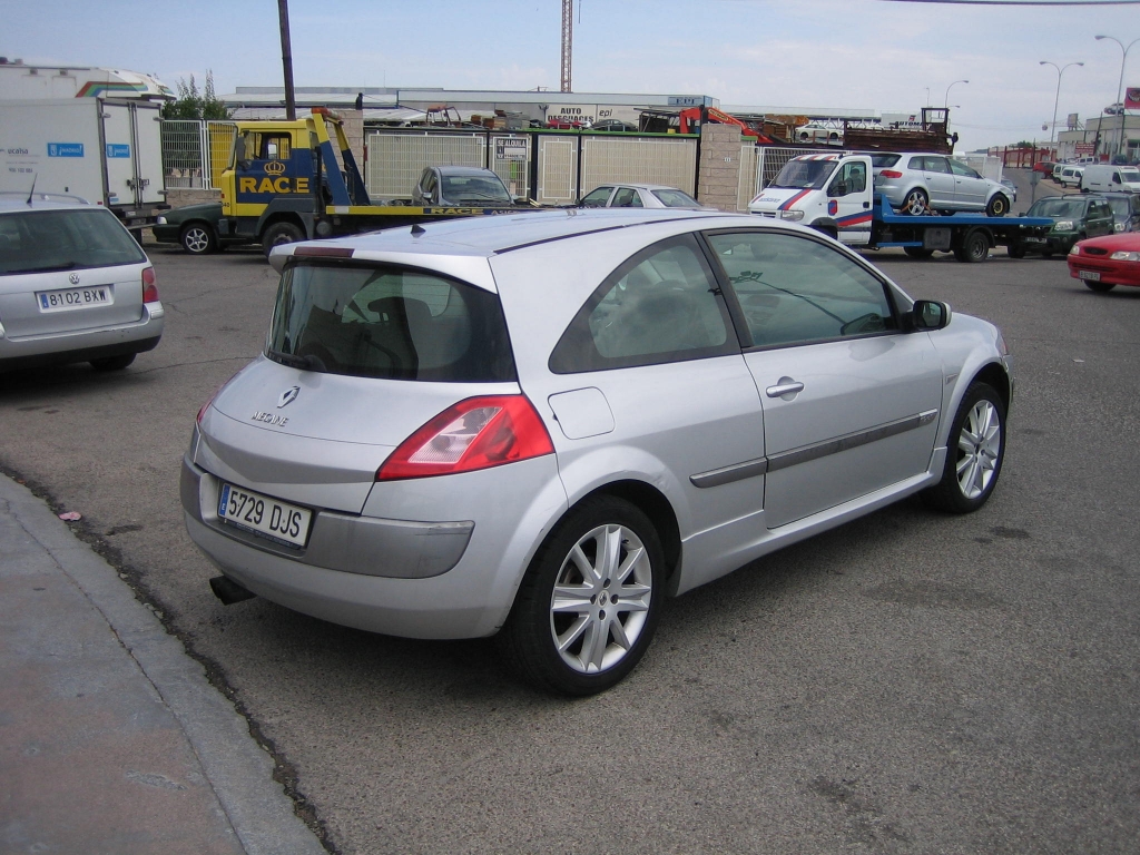 VISTA TRASERA DERECHA RENAULT MEGANE 1.9 DCI 120CV
