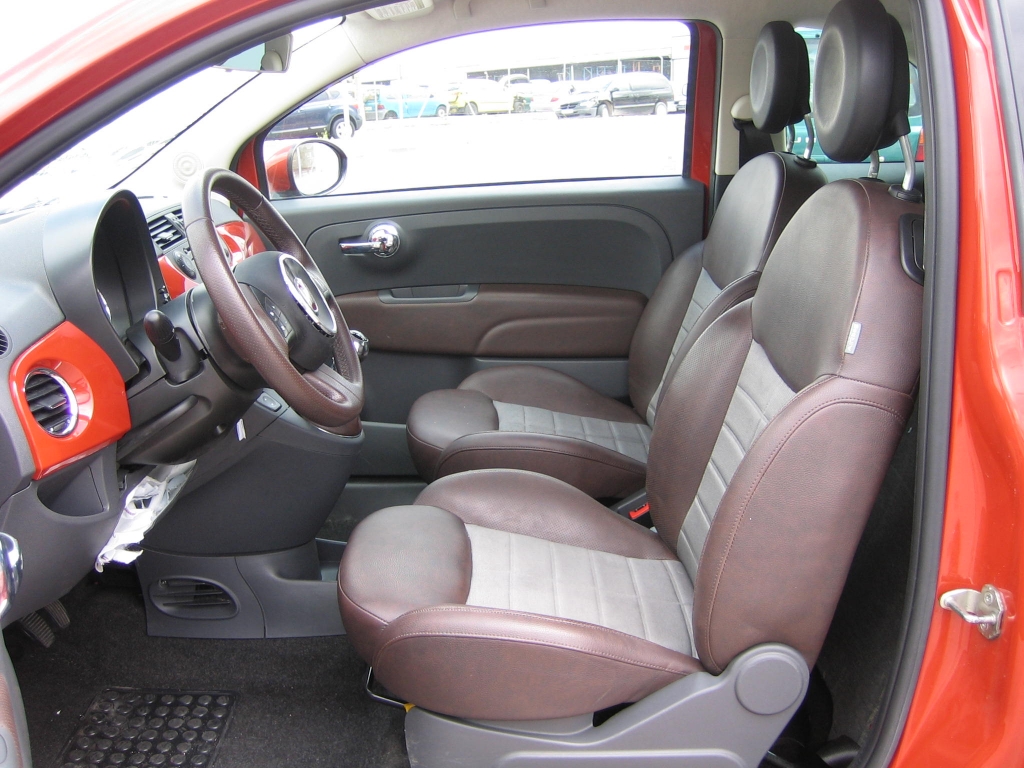 VISTA INTERIOR IZQUIERDO FIAT 500 1.4 100CV