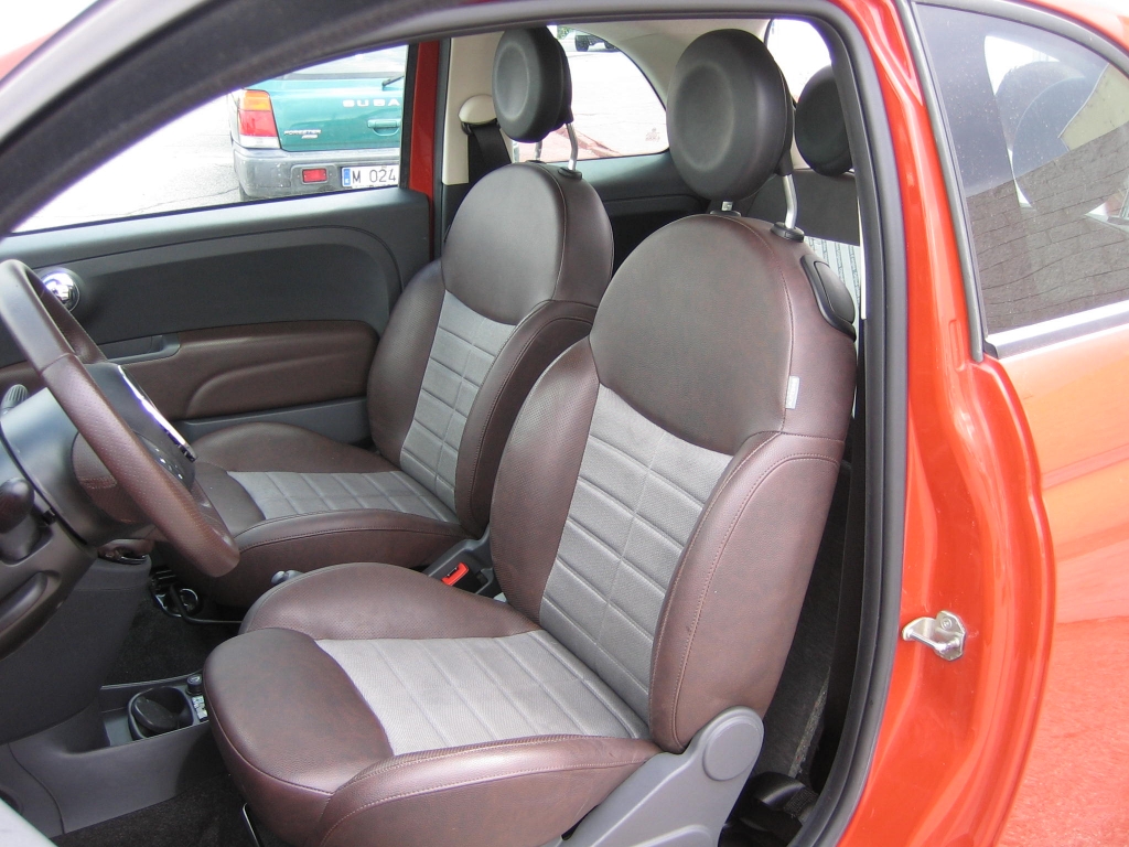 VISTA INTERIOR DELANTERO FIAT 500 1.4 100CV