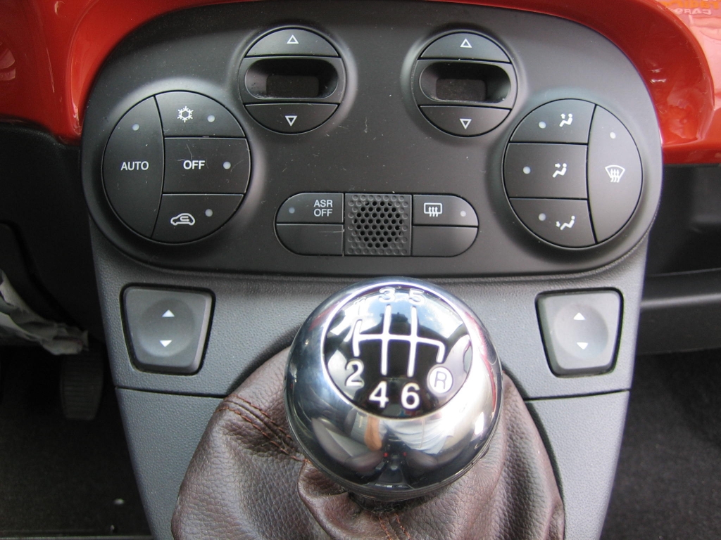 VISTA CAMBIO Y CLIMA FIAT 500 1.4 100CV