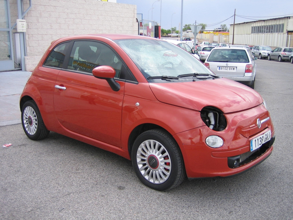 VISTA DELANTERA DERECHA FIAT 500 1.4 100CV