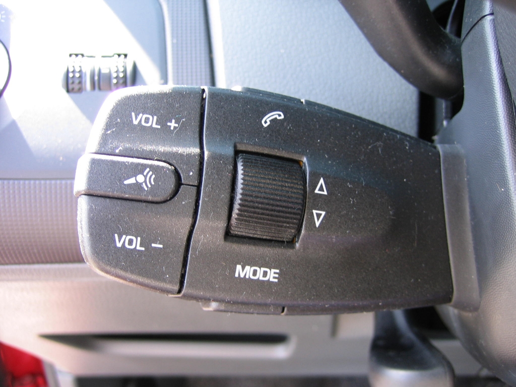 VISTA MANDOS AUDIO EN VOLANTE SEAT IBIZA 1.2 TDI CR 75CV