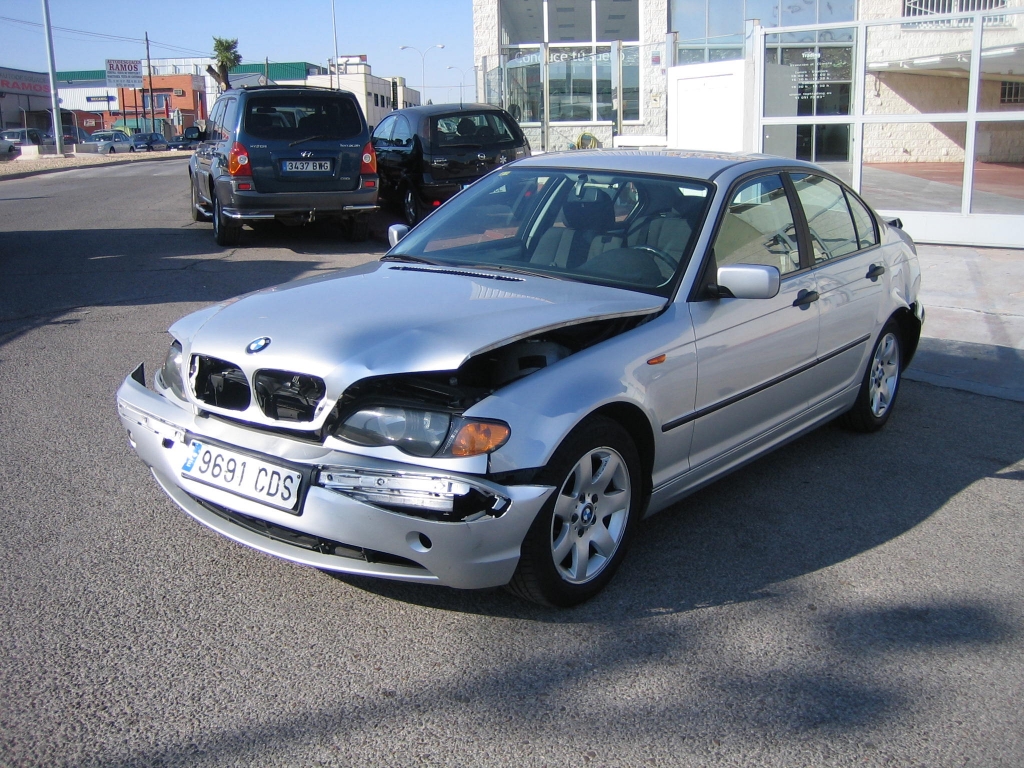 VISTA DELANTERA IZQUIERDA BMW 320 D 2.0 150CV