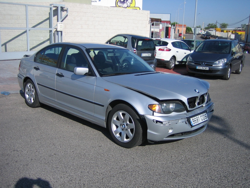 VISTA DELANTERA DERECHA BMW 320 D 2.0 150CV